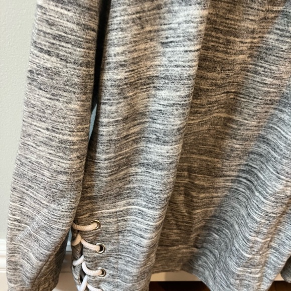 VS PINK Lace up sweatshirt - Picture 3 of 7